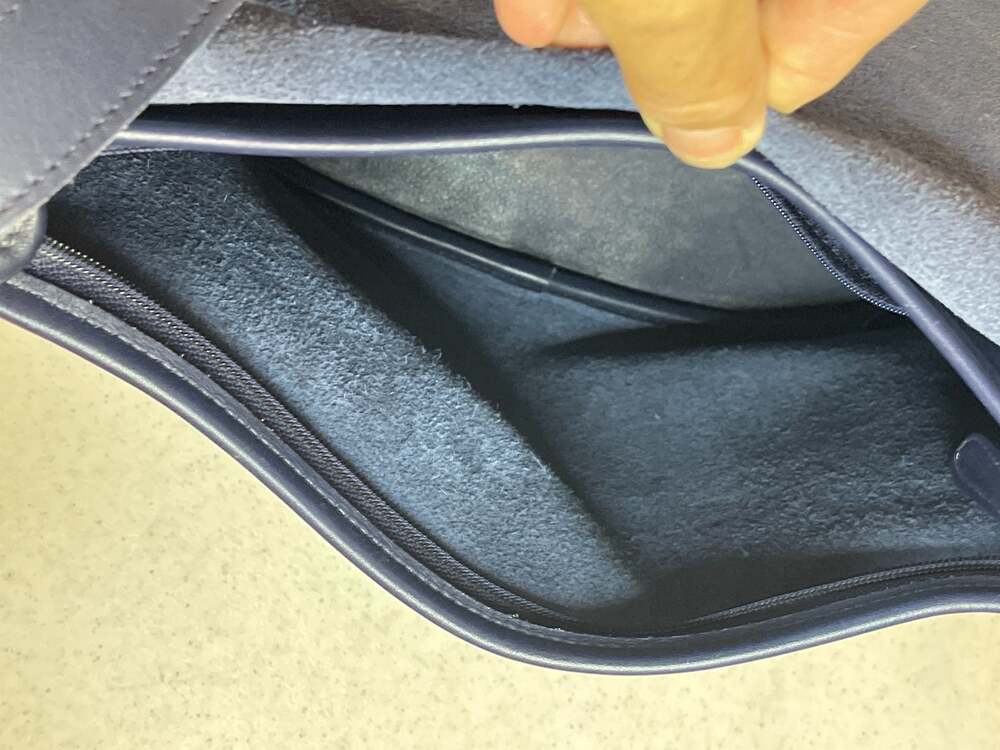 Vintage Coach Fletcher Crossbody Flap Bag in Navy Blue Leather - Picture 9 of 13